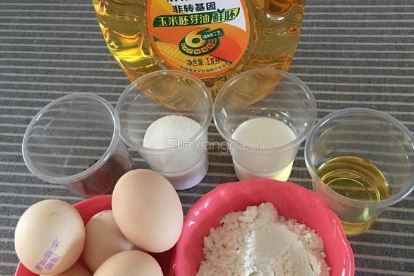 双色蛋糕卷的做法图解1