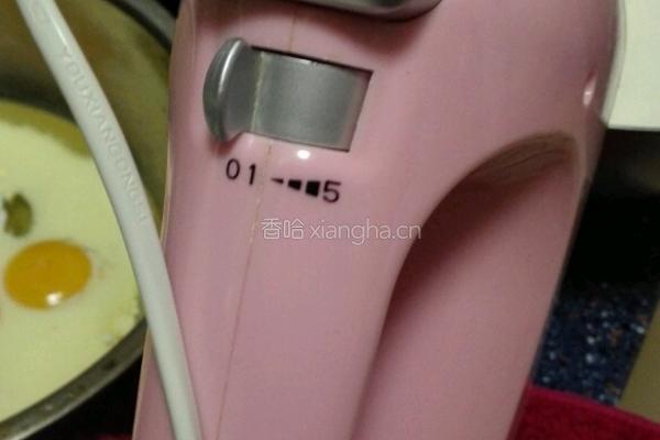 戚风蛋糕 ( 8寸)的做法图解3
