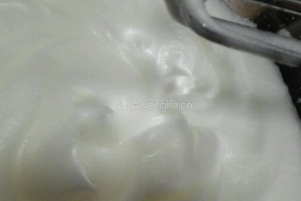 戚风蛋糕 ( 8寸)的做法图解9