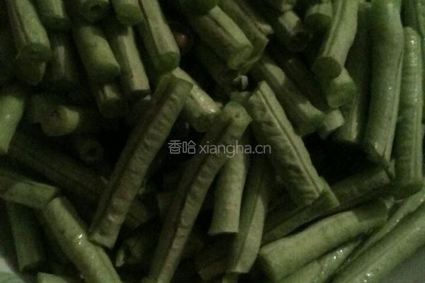 家庭版豆角炒肉的做法图解3