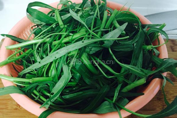黄豆酱炒空心菜的做法图解1