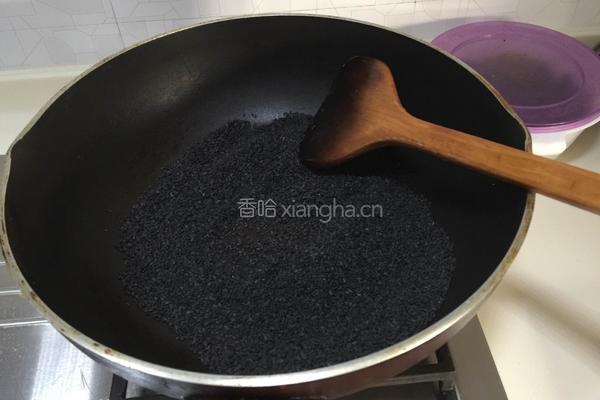 奶香黑芝麻发糕的做法图解1