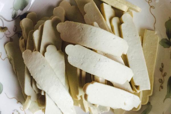 韭菜苔炒白干的做法图解4