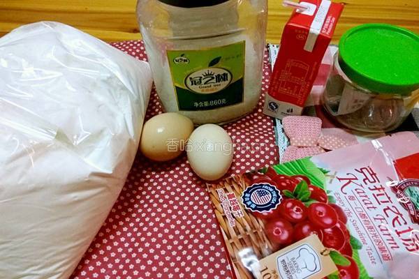 蔓越莓鸡蛋发糕的做法图解1