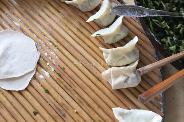 韭菜鸡蛋饺子的做法图解4