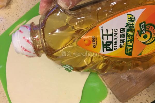 双色花卷的做法图解13