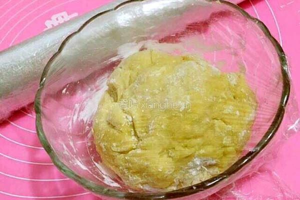 玫瑰沙琪玛的做法图解3