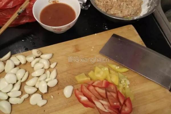 彩椒鸡丁的做法图解2
