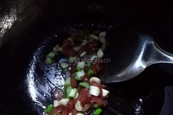 电饭锅肉米饭的做法图解3