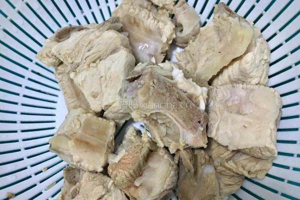 红枣山药排骨汤的做法图解1