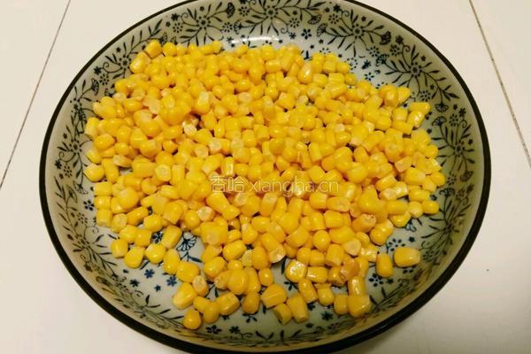 蜜汁玉米烙的做法图解1