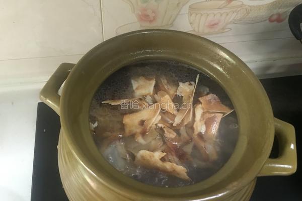水鸭土茯苓薏米芡实汤的做法图解8