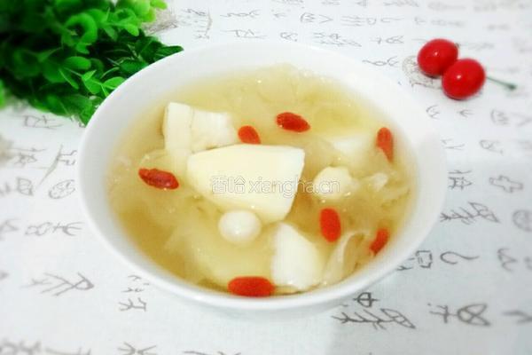 银耳红薯莲子羹