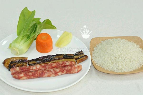 砂锅腊肉饭的做法图解1