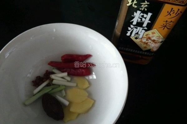 莲藕炖排骨的做法图解2