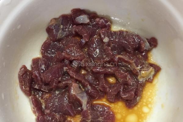 牛肉豆苗汤的做法图解1