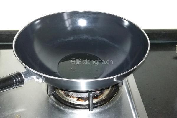 大蒜炒半熟四季豆的做法图解1