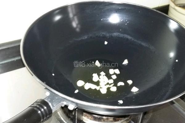 大蒜炒半熟四季豆的做法图解3