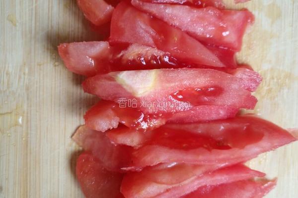 番茄鱼肉丁的做法图解1