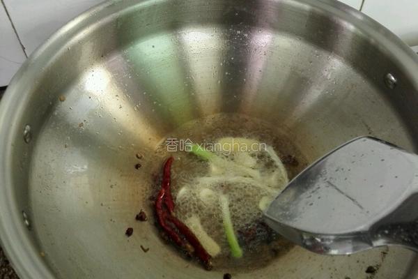 香菇海带炖排骨的做法图解3