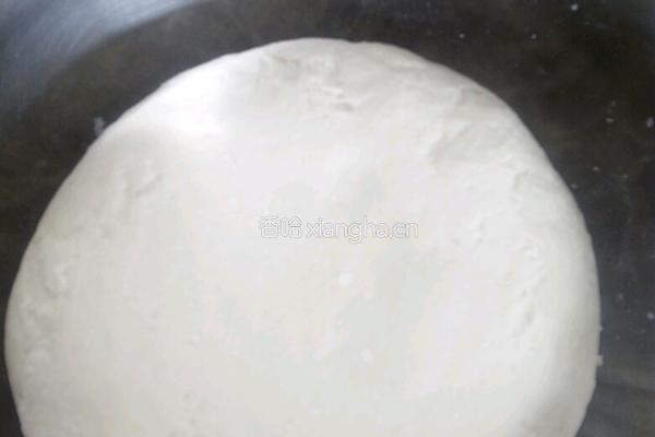 酸菜肉馅饺子的做法图解1