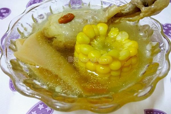 响螺片玉米鸡腿汤的做法图解8