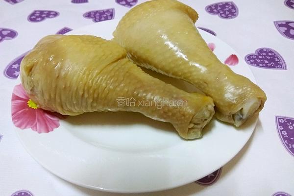 响螺片玉米鸡腿汤的做法图解3
