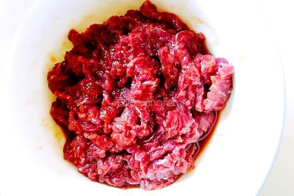 圆椒炒牛肉的做法图解4
