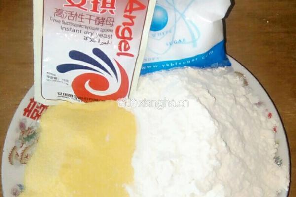 玉米面发糕的做法图解1
