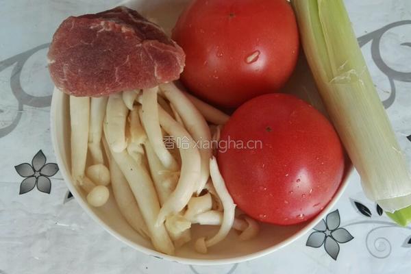 番茄白玉菇炖驴肉的做法图解1