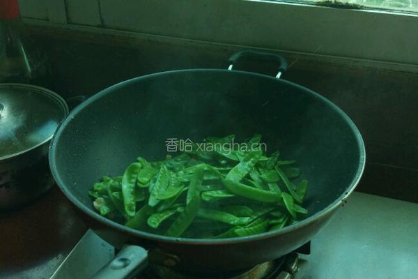清炒荷兰豆的做法图解5