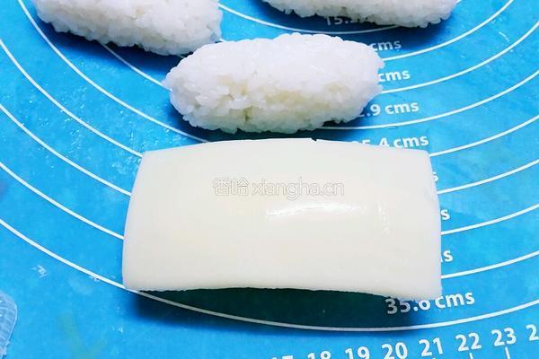 香肠芝士寿司的做法图解5