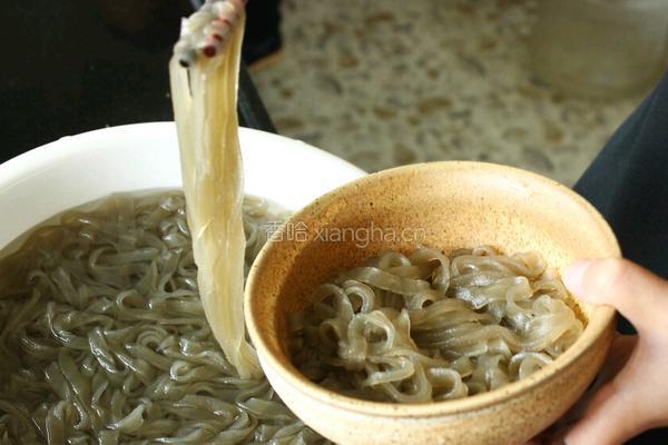 秘制酸辣红薯粉的做法图解11