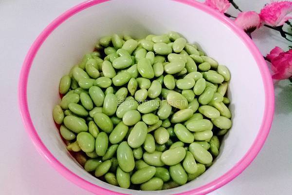 排骨烧青豆的做法图解2
