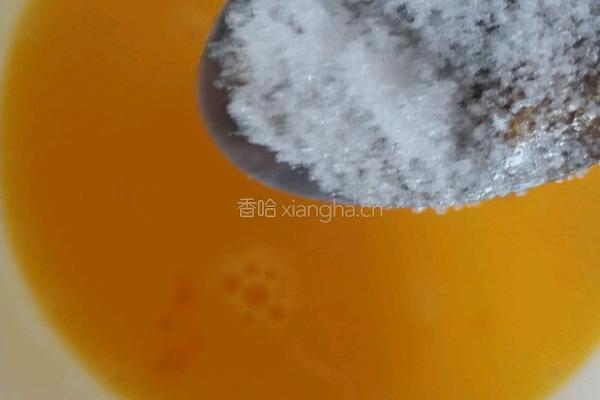 笋片胡萝卜炒蛋的做法图解3