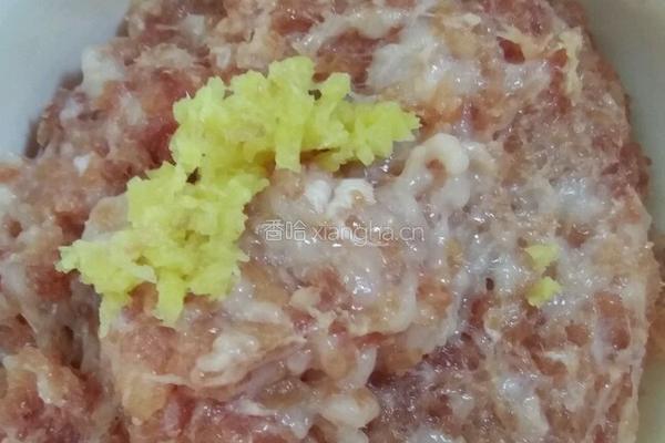 鸡蛋肉饼的做法图解1