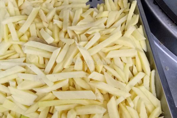 肉沫土豆条的做法图解1
