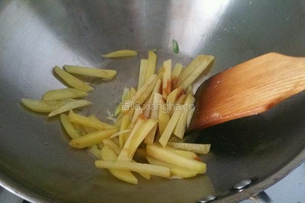 土豆萝卜丝汤的做法图解3