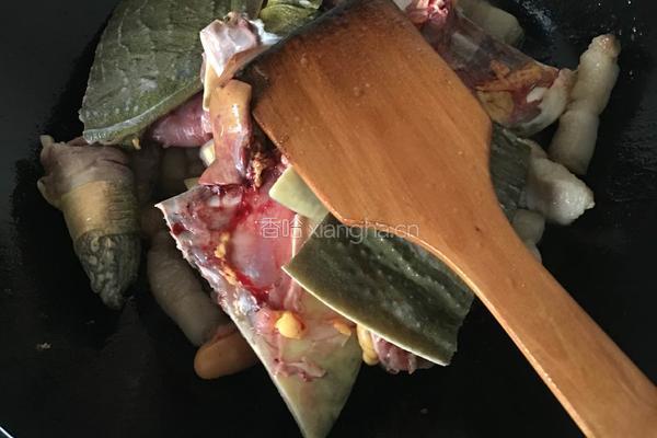 五花肉烧甲鱼的做法图解7