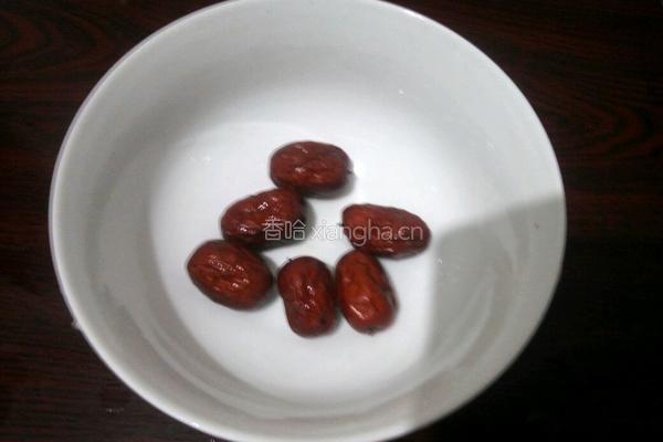 黑米红薯粥的做法图解2
