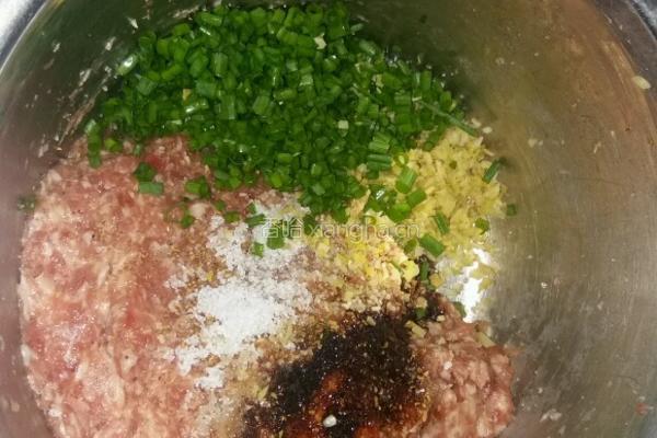 豆腐圆子汤的做法图解2