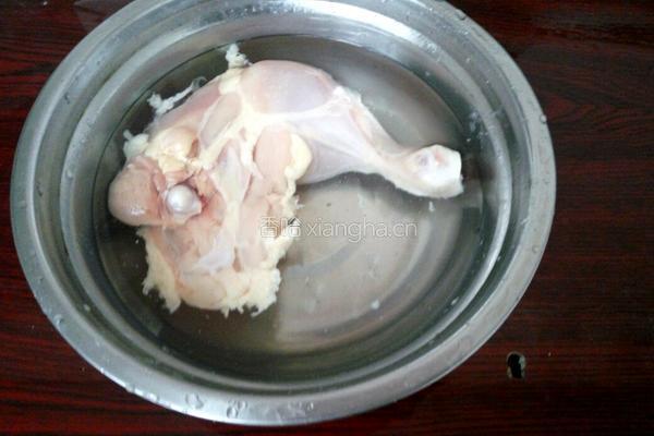 土豆炖鸡块的做法图解1