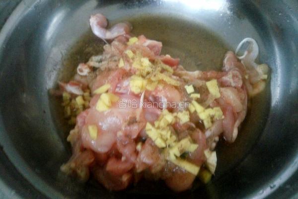 土豆炖鸡块的做法图解3