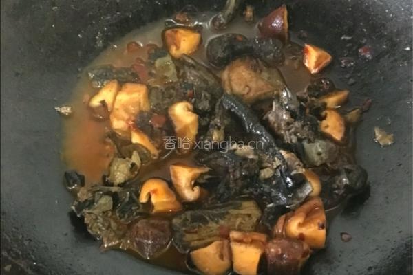 香菇鸡汤米线的做法图解4
