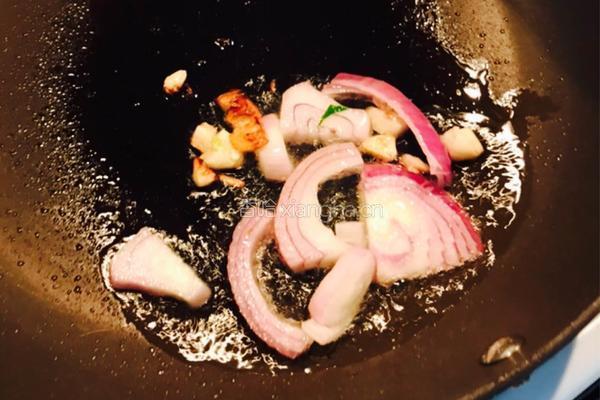 木耳芹菜炒淮山的做法图解5
