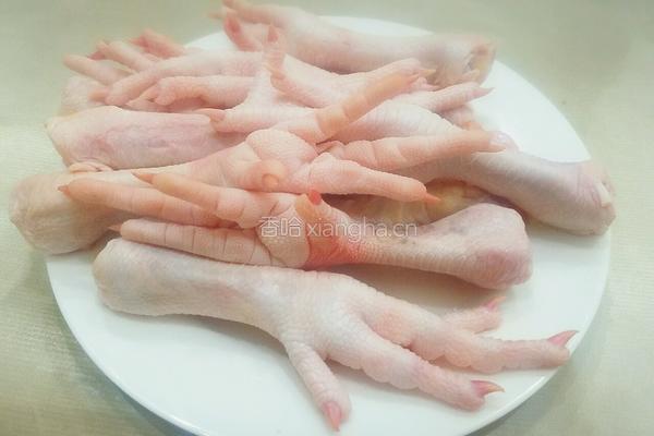 麻辣鸡爪的做法图解1