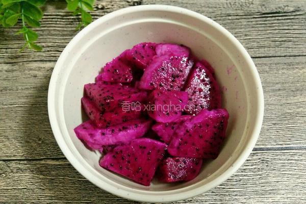 玫瑰花馒头(红心火龙果汁)的做法图解2