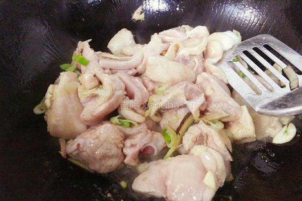 小鸡炖榛蘑的做法图解4
