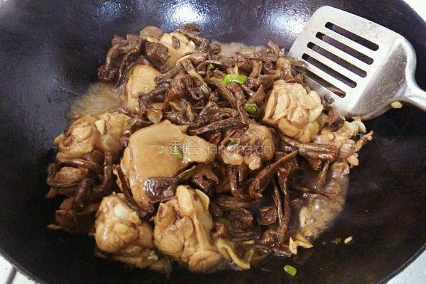小鸡炖榛蘑的做法图解6