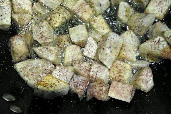 芋头蒸肉的做法图解3
